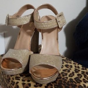 MIX NO 6 Gold glitter platform heels